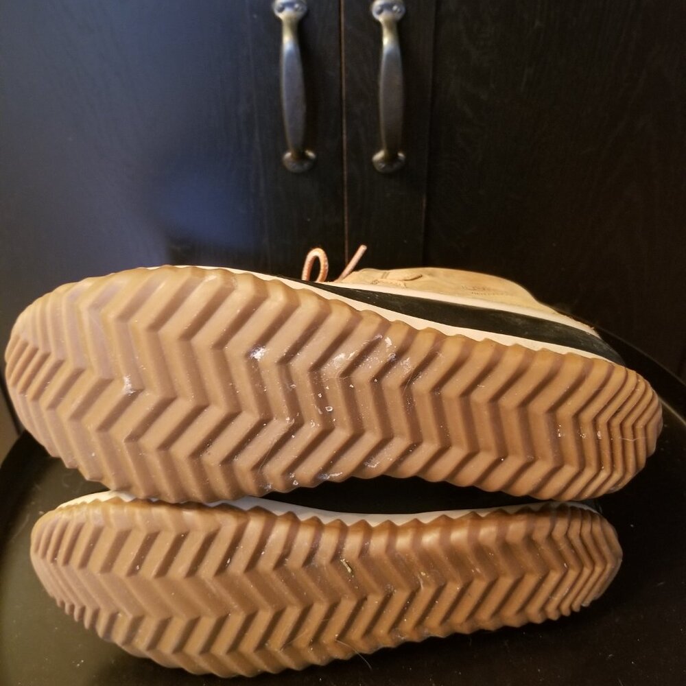 Sorel waterproof boots. Navy rubber and beige leather. Size 9W. - Picture 7 of 9